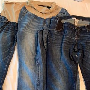 Lot of maternity jeans, medium